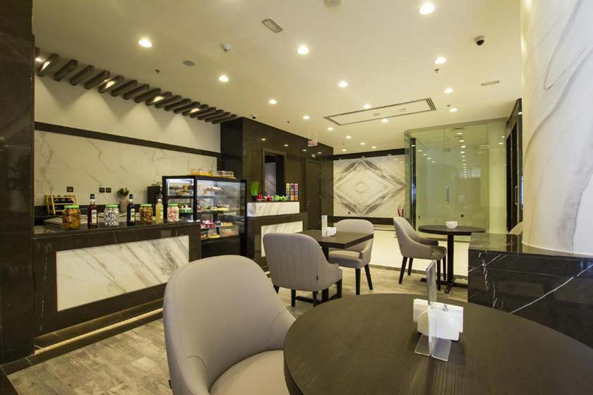 TIME Onyx Hotel Apartments Dubai - breakfast