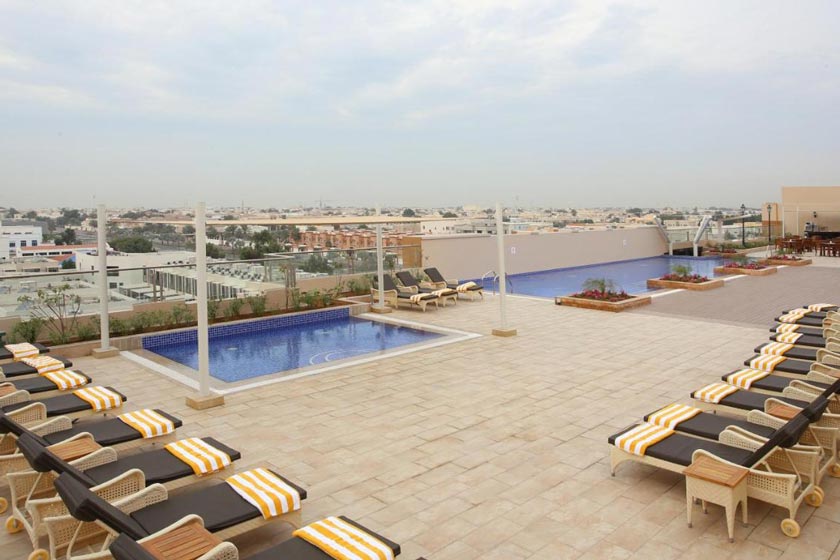 Metropolitan Hotel Dubai - Pool