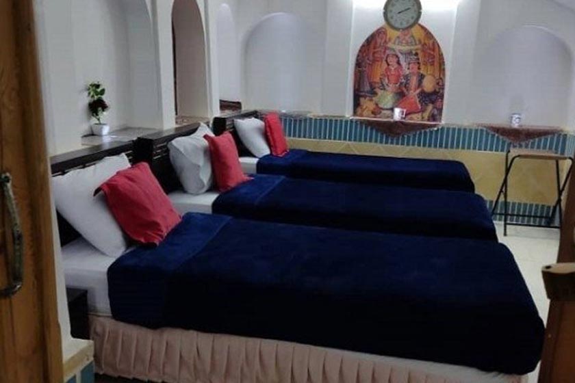 هتل سنتی رویای قدیم يزد - اتاق سه تخته