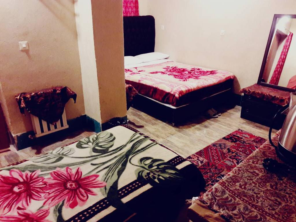 اقامتگاه سنتی علی بابا یزد - اتاق سه تخته