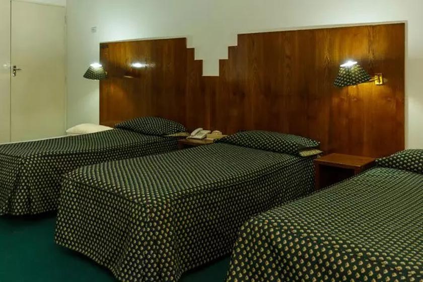 هتل کاروان یزد - اتاق سه تخته