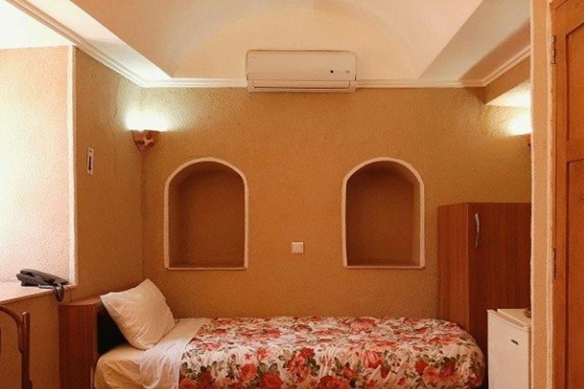 هتل سنتی خانه سه نیک یزد - اتاق دو تخته برای یک نفر