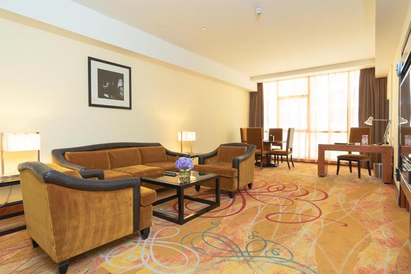 Millennium Airport Hotel Dubai - Family Suite