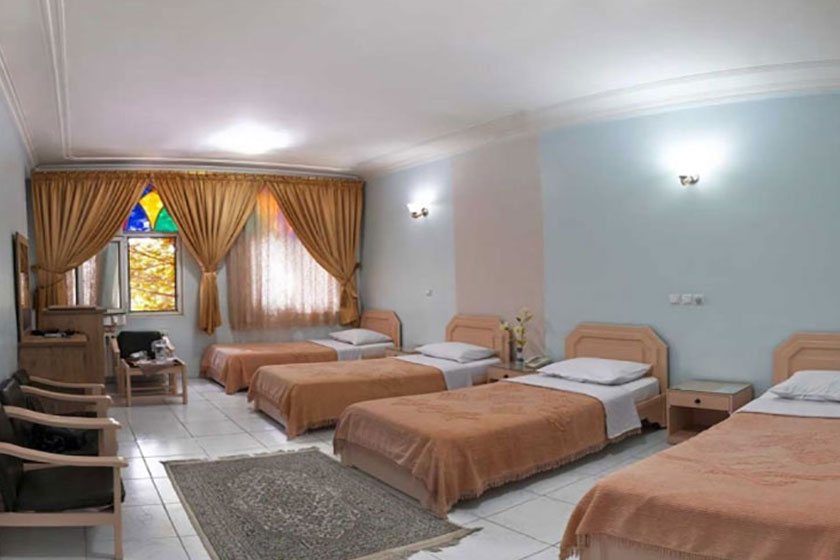 هتل فرهنگ یزد - اتاق چهار تخته