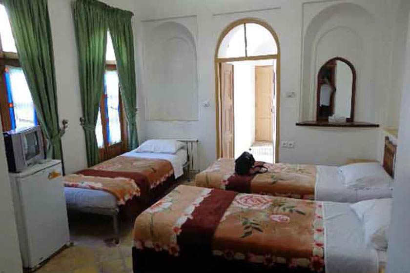هتل سنتی کهن کاشانه يزد - اتاق سه تخته