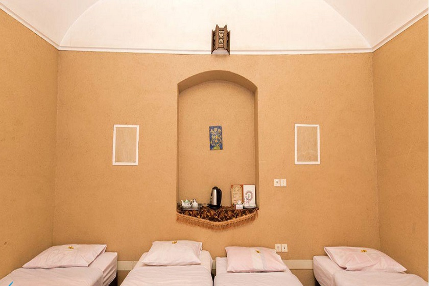 اقامتگاه سنتی علی بابا یزد - اتاق چهار تخته