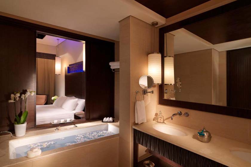 Anantara The Palm Dubai Hotel - Premier Lagoon View Room