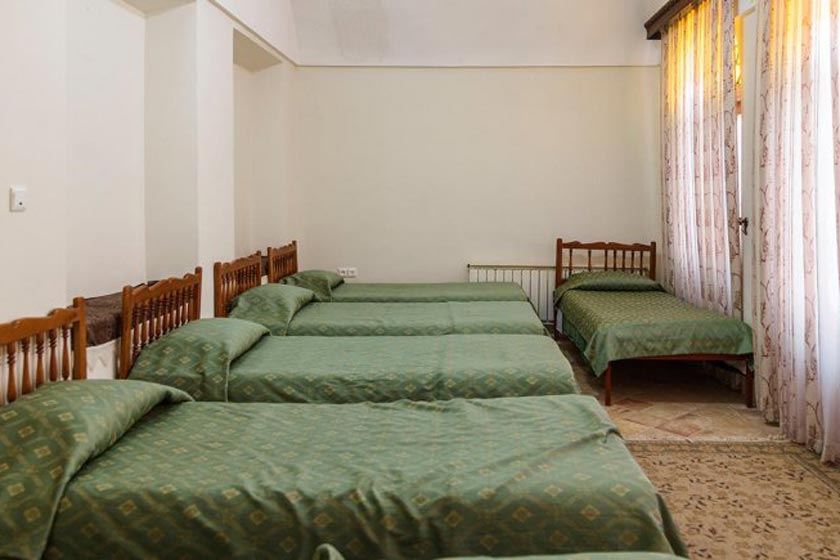 هتل سنتی کهن کاشانه يزد - اتاق پنج تخته