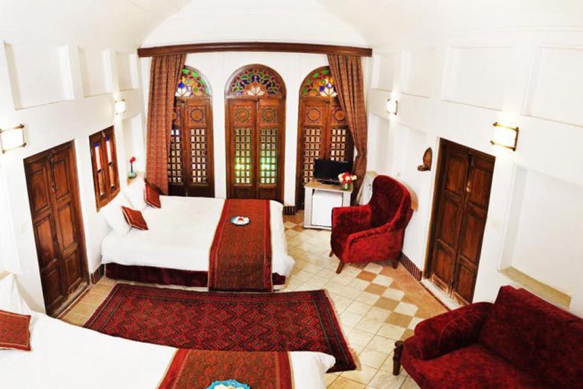 هتل تاریخی لب خندق یزد - اتاق سه تخته