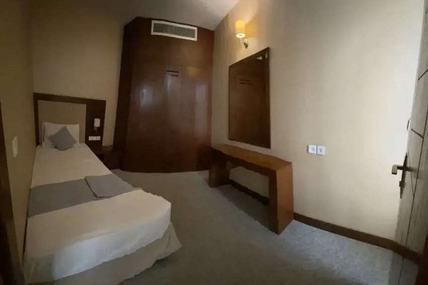 هتل امیران نیشابور - اتاق یک تخته