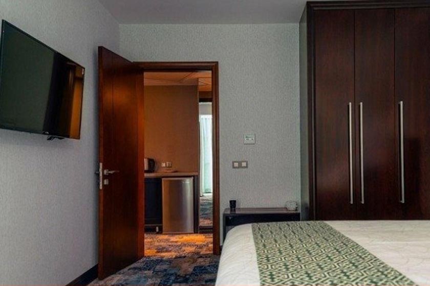 هتل آوینا قشم - سوئیت یک خوابه دو نفره
