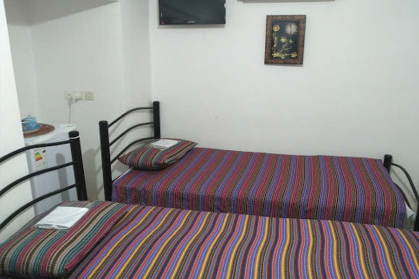 هتل قنات یزد - اتاق دو تخته تویین