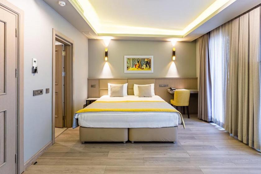 Seraglio Hotel & Suites - Superior Triple Room