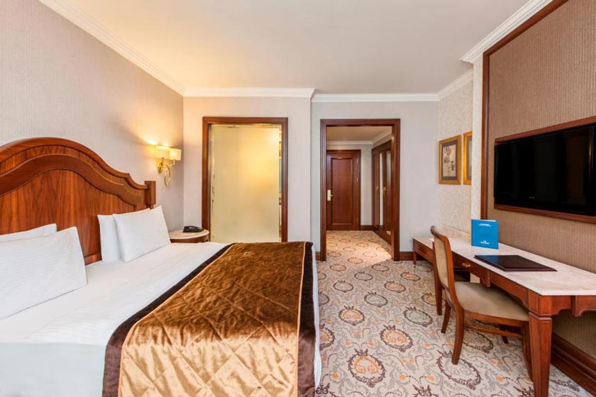 Elite World Van Hotel - Superior Room with Queen Size Bed
