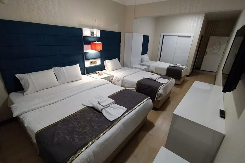 Athena Life Hotel Van - Standard Quadruple Room