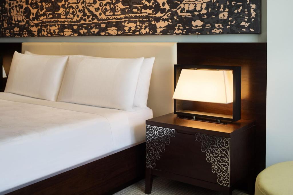 JW Marriott Hotel Muscat - Deluxe Guest Room