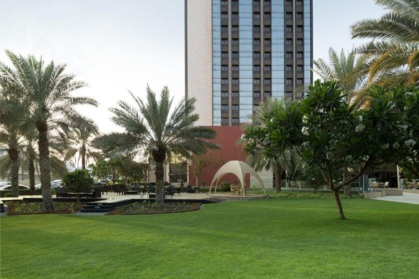 Sheraton Oman Hotel - Muscat - facade