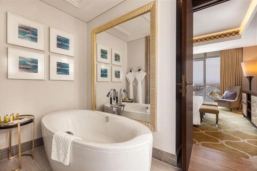 Hilton Dubai Al Habtoor City - One Bedroom Grand Canal King Suite