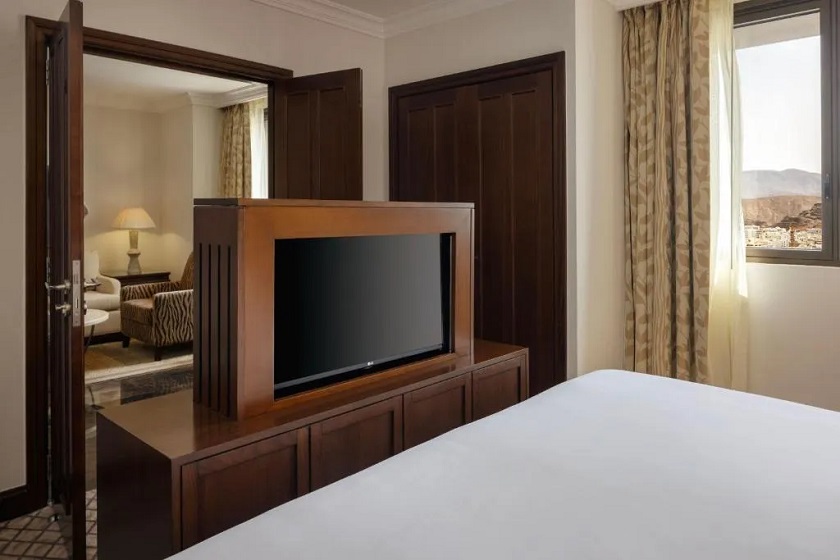 Sheraton Oman Hotel - Muscat - Junior Suite, Club lounge access