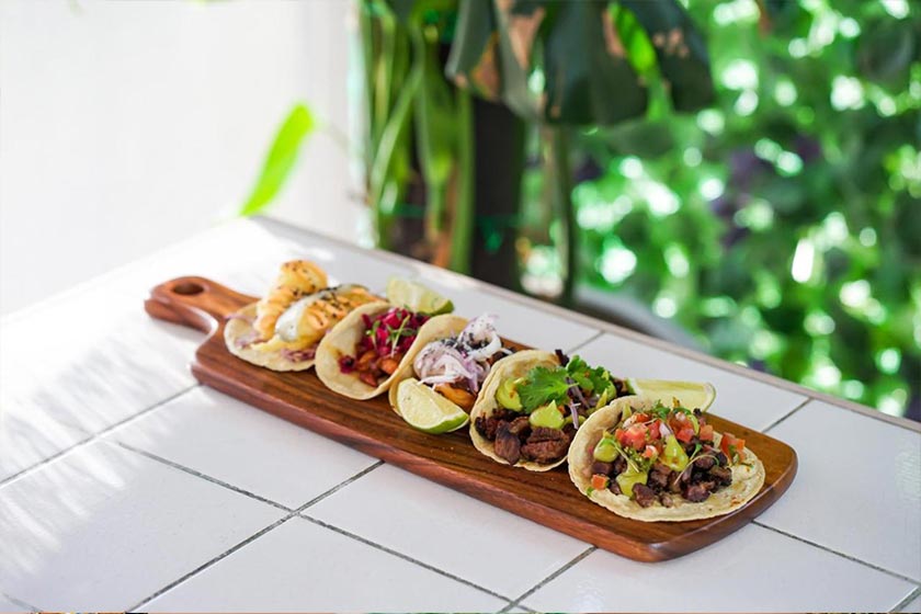 Holiday Inn Express Dubai Safa Park, an IHG Hotel - food and drink
