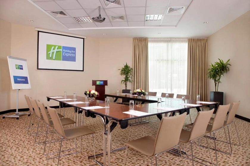 Holiday Inn Express Dubai Safa Park, an IHG Hotel - conference room