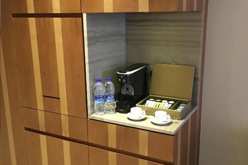 Grand Millennium Muscat Oman - Executive Suite with Executive Lounge Acces