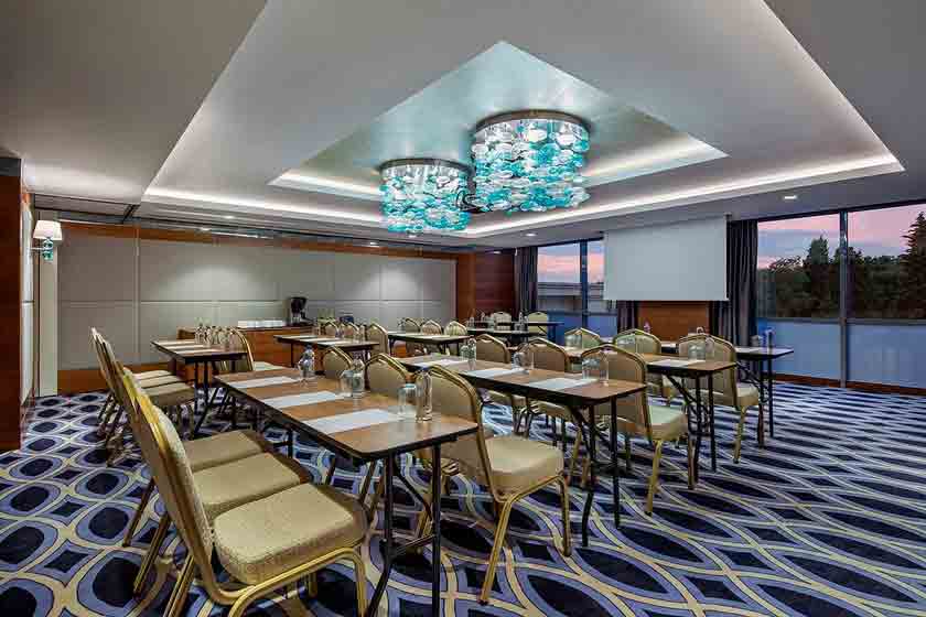 Doubletree By Hilton Istanbul Topkapi - conference room