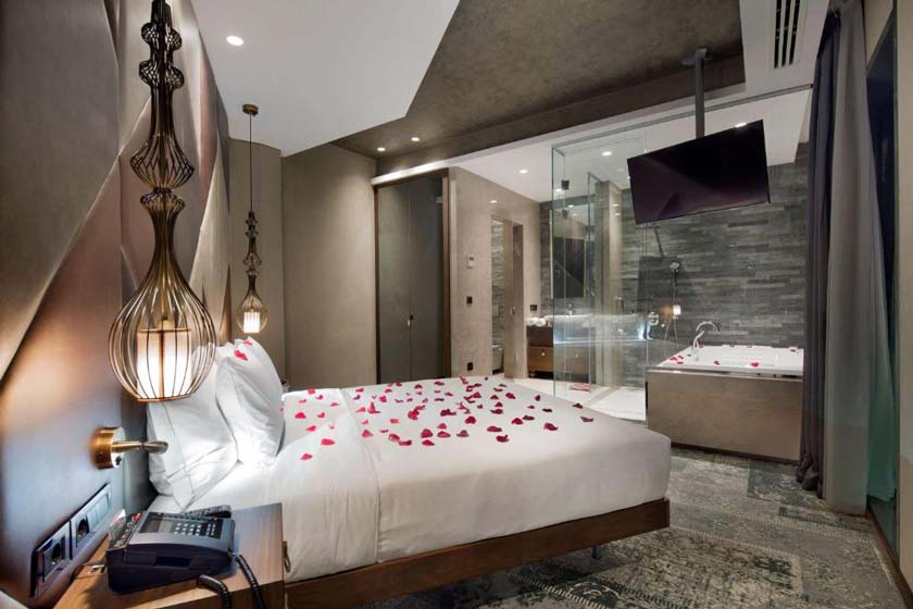 DoubleTree by Hilton Hotel Istanbul Piyalepasa istanbul - One-Bedroom King Suite with Terrace