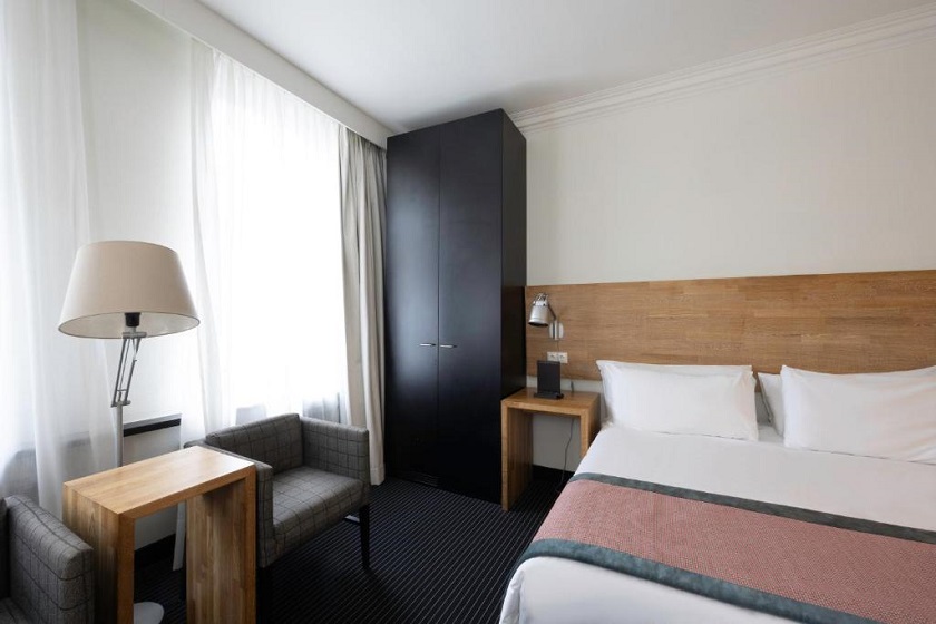 Catalonia Vondel Amsterdam - Executive Double Room with Spa Bath