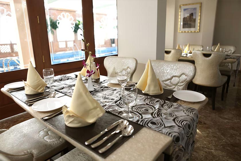 Platinum Hotel Muscat - restaurant