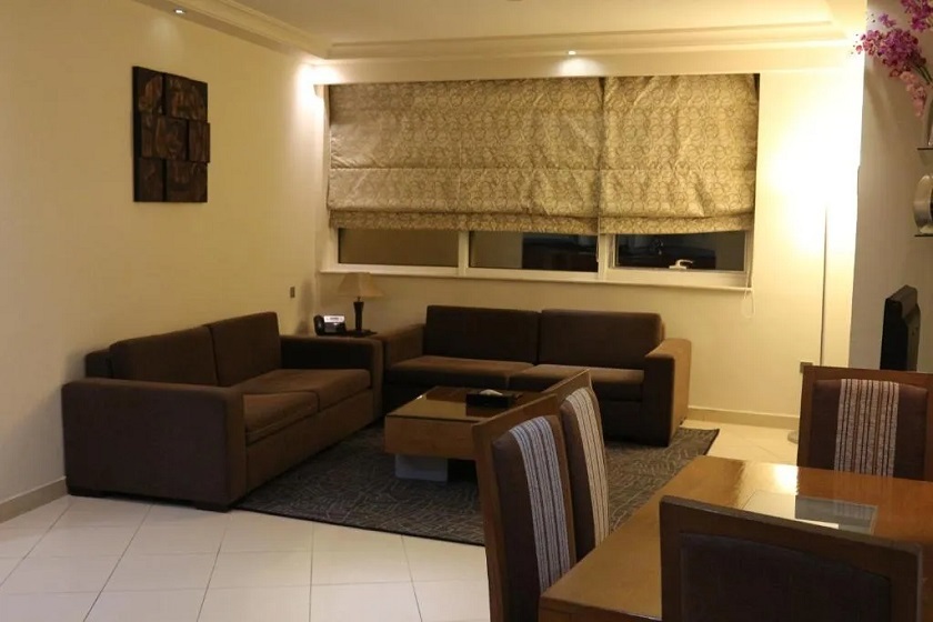 Pearl Executive Hotel Apartments Dubai - Three-Bedroom Apartment