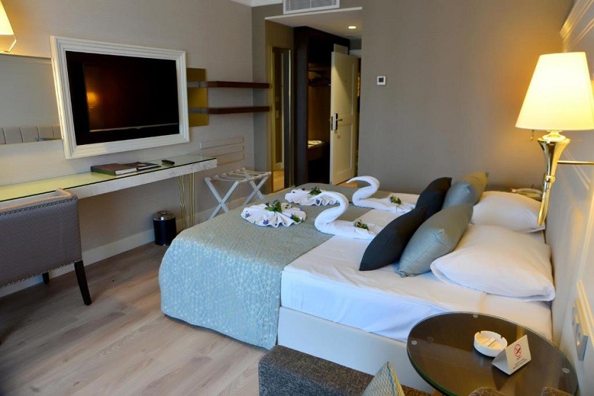 Fame Residence Kemer & Spa Antalya - Standard Double Room with City View