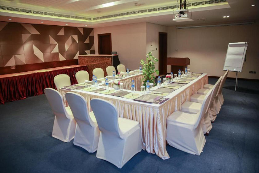 Versailles By Vieras Hotel Dubai - Conference Room