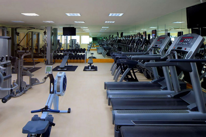 Radisson Blu Hotel Muscat - fitness center