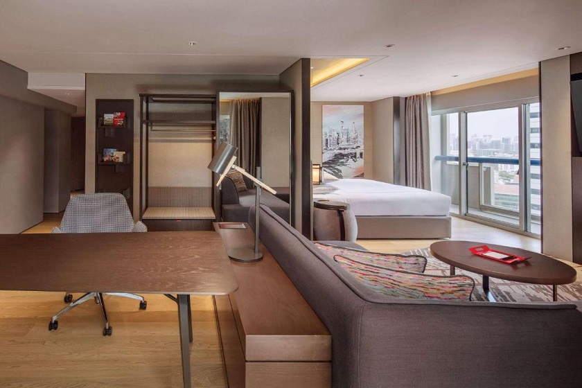 Swissotel The Stamford - Signature King Suite