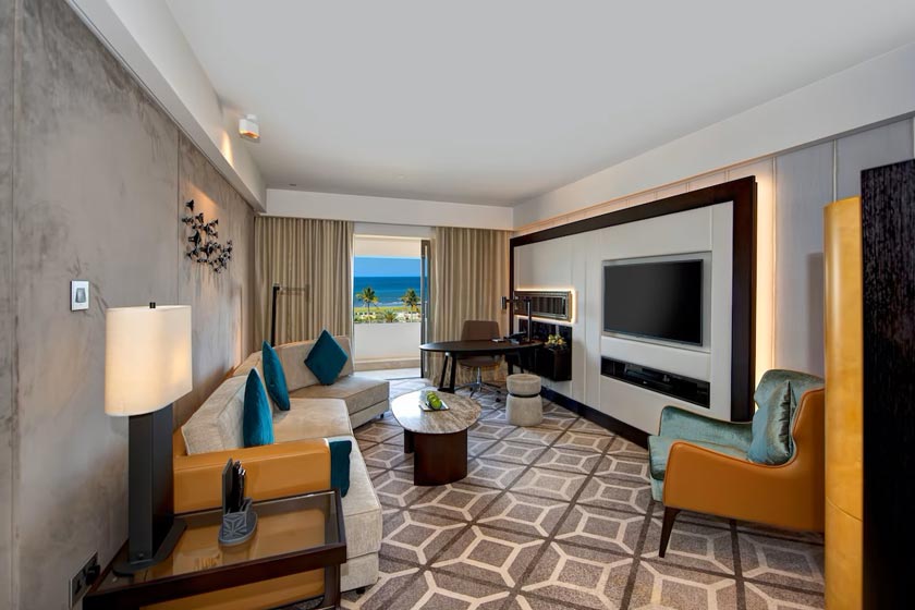 InterContinental Muscat, an IHG Hotel - Suite, 1 King Bed, Business Lounge Access