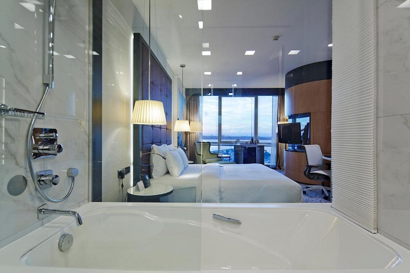 DoubleTree By Hilton Istanbul Moda - King Premium Deluxe Room