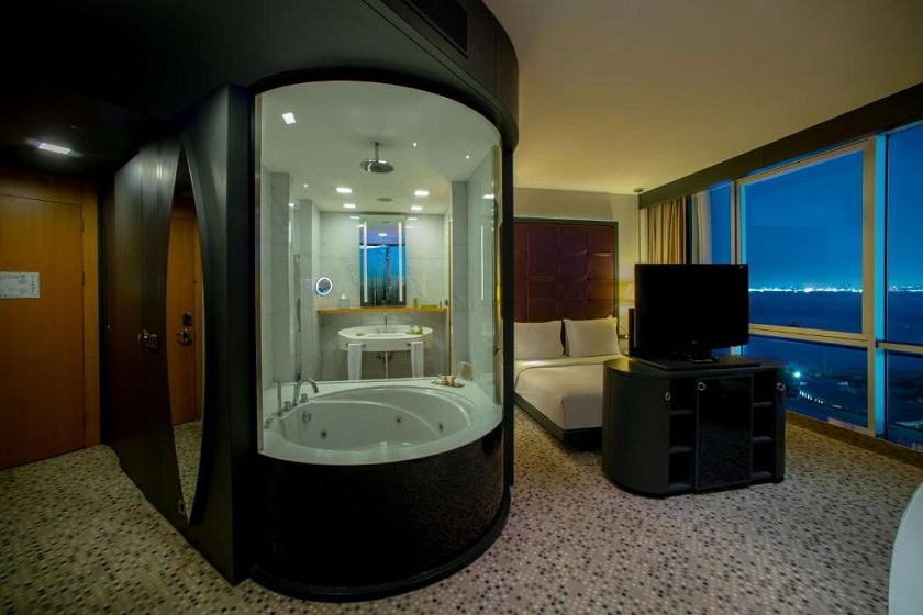 DoubleTree By Hilton Istanbul Moda - King Corner Room