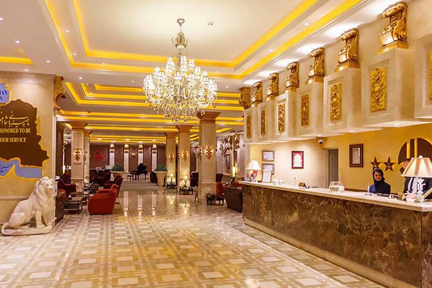 هتل بزرگ ۲ تهران - لابی