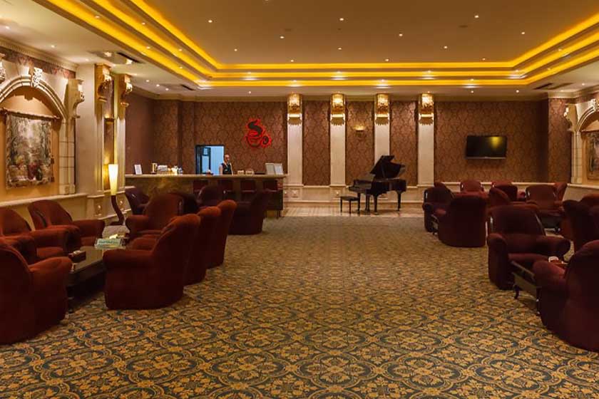 هتل بزرگ ۲ تهران - پذیرش