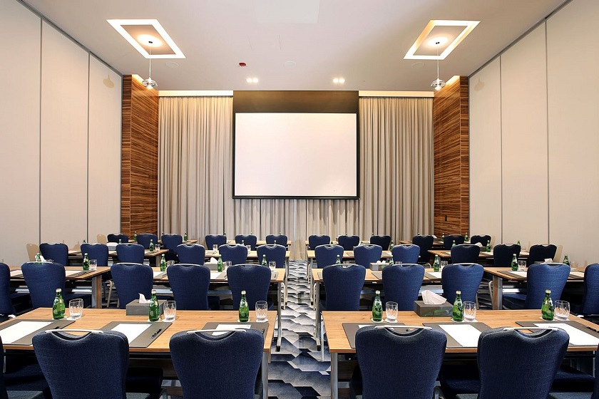 Grand Cosmopolitan Hotel - Conference Hall