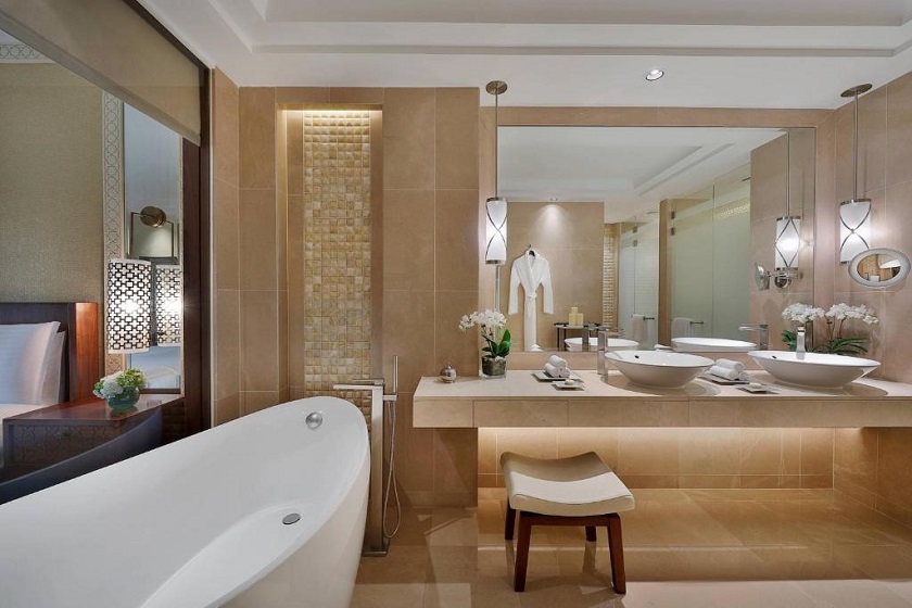 The Ritz Carlton Dubai - Club Ocean Deluxe Room