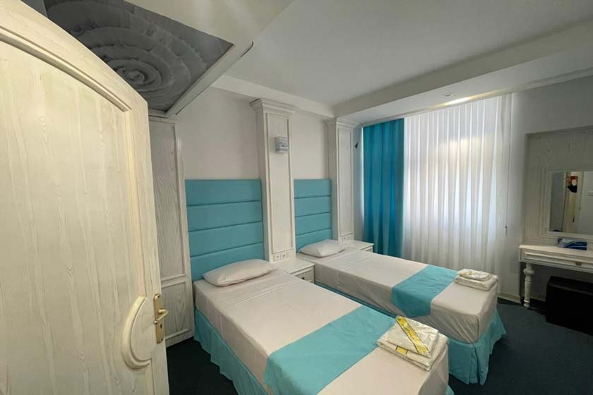 هتل کیان مشهد - اتاق دو تخته تویین