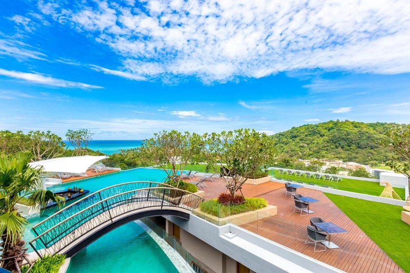 Crest Resort & Pool Villas Puket - Facade