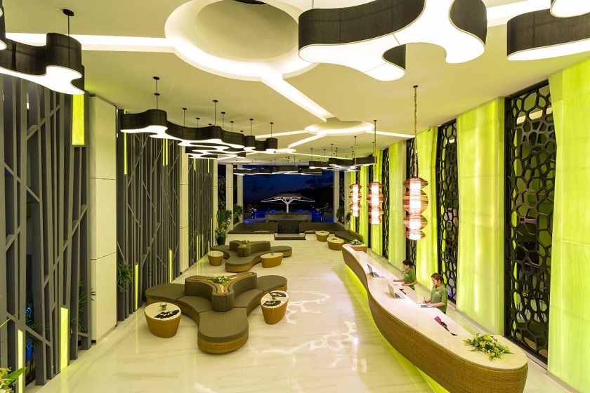 Crest Resort & Pool Villas Puket - Lobby