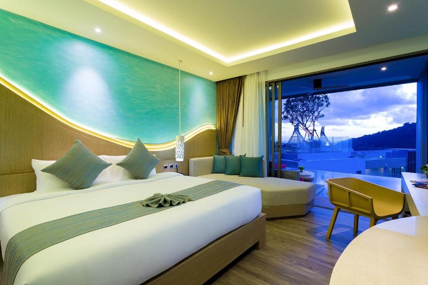 Crest Resort & Pool Villas Puket - Deluxe Pool Access