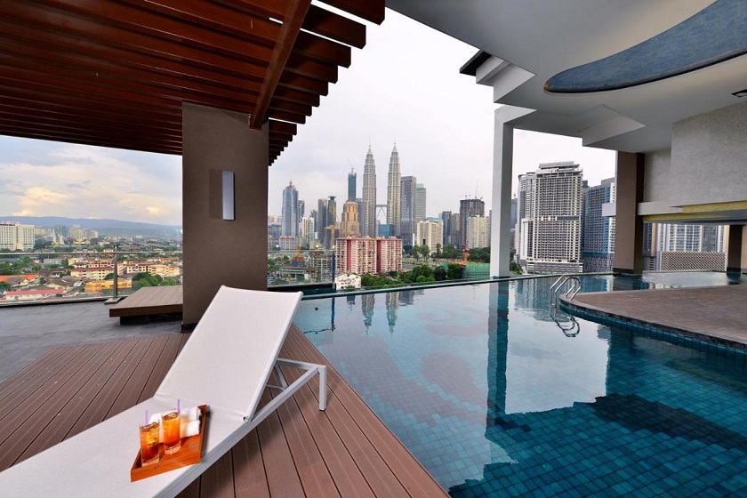 Tamu Hotel & Suites Kuala Lumpur - Pool