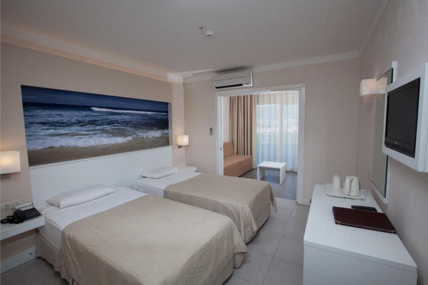 Batihan Beach Resort & Spa Kusadasi - Superior Family Room