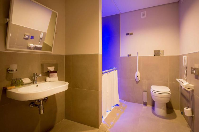 DoubleTree by Hilton Yerevan City Centre - King Room - Mobility Access