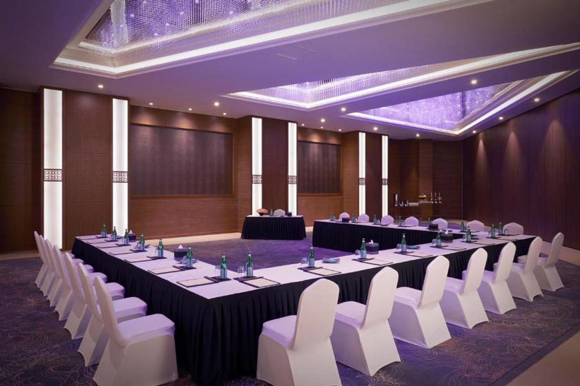 Royal Tulip Muscat - Conference Room